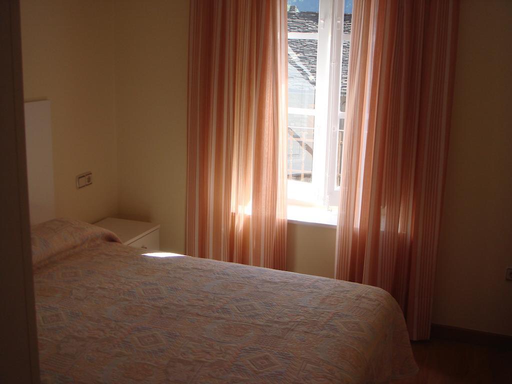Apartamentos Valles Broto Phòng bức ảnh